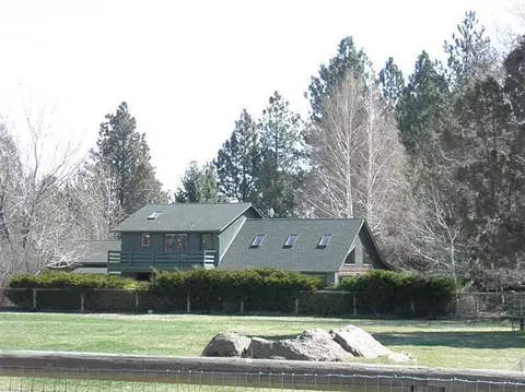 18380 Pinehurst Rd, Bend, OR 97701 photo 3