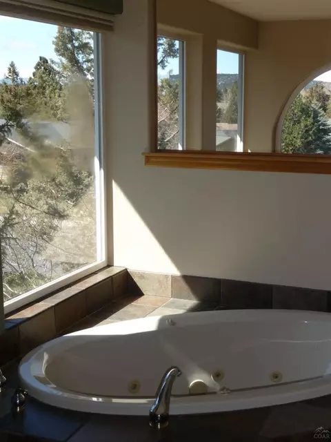 2842 NE Ocker Dr, Bend, OR 97701 photo 14