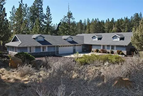 19520 Pine Dr, Bend, OR 97702 photo 1