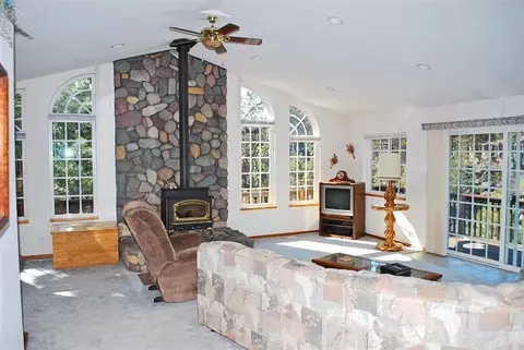 19520 Pine Dr, Bend, OR 97702 photo 2