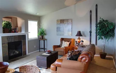 616 SE Glencoe Pl, Bend, OR 97702 photo 2