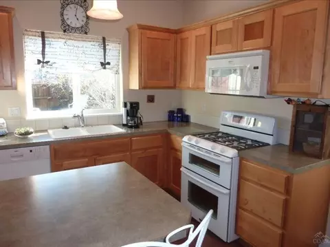 20657 Jayhawk Ln, Bend, OR 97702 photo 5