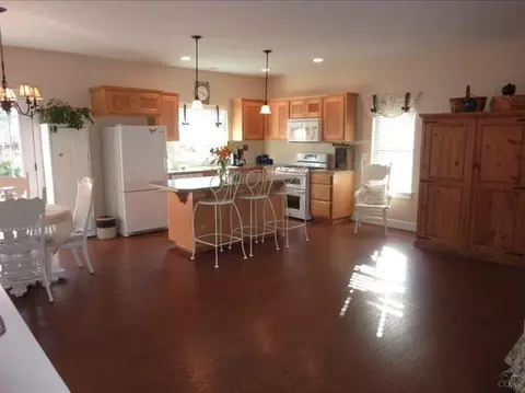 20657 Jayhawk Ln, Bend, OR 97702 photo 2