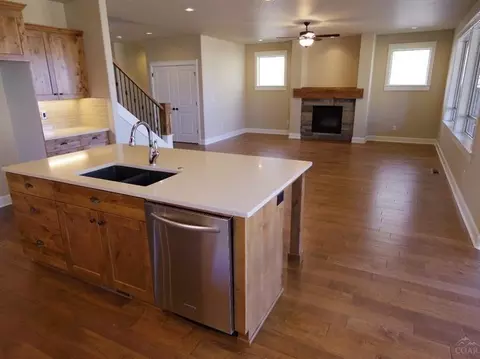 61128 SE Manhae Loop, Bend, OR 97702 photo 9