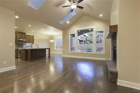 61045 SE Manhae Loop, Bend, OR 97702 photo 3