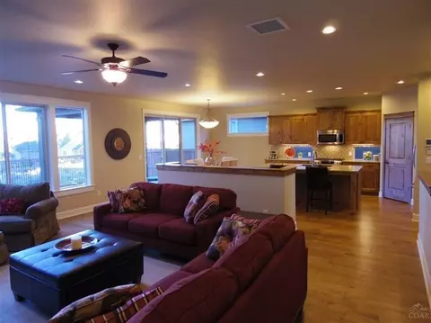 61044 SE Manhae Loop, Bend, OR 97702 photo 4