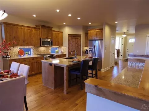 61044 SE Manhae Loop, Bend, OR 97702 photo 6