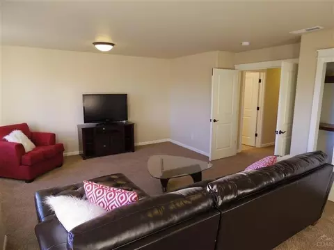 61044 SE Manhae Loop, Bend, OR 97702 photo 11