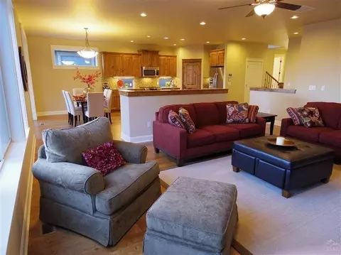 61044 SE Manhae Loop, Bend, OR 97702 photo 5