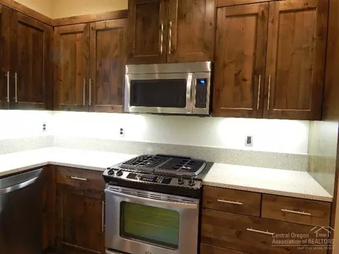 2368 NW Debron Ln, Bend, OR 97701 photo 13