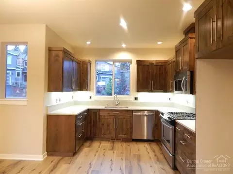 2368 NW Debron Ln, Bend, OR 97701 photo 19