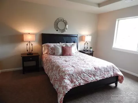 2368 NW Debron Ln, Bend, OR 97701 photo 10