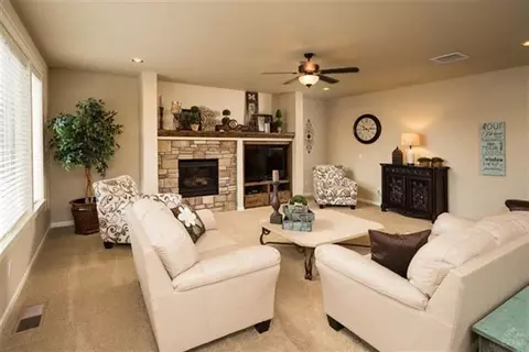 60308 SE Addie Triplett Loop, Bend, OR 97702 photo 2