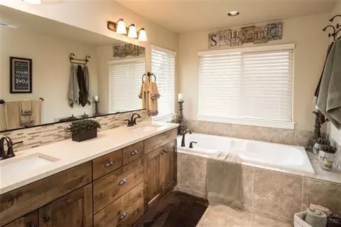 60308 SE Addie Triplett Loop, Bend, OR 97702 photo 13