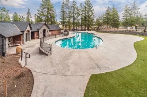 60308 SE Addie Triplett Loop, Bend, OR 97702 photo 23