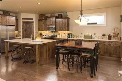 60308 SE Addie Triplett Loop, Bend, OR 97702 photo 6