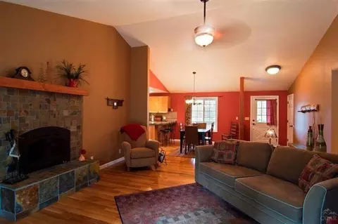 17290 Kingsburg Rd, Bend, OR 97707 photo 5