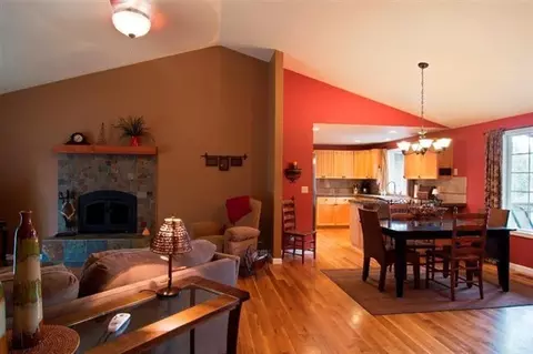 17290 Kingsburg Rd, Bend, OR 97707 photo 3