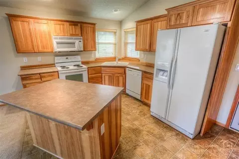 20545 Peak Ave, Bend, OR 97702 photo 11