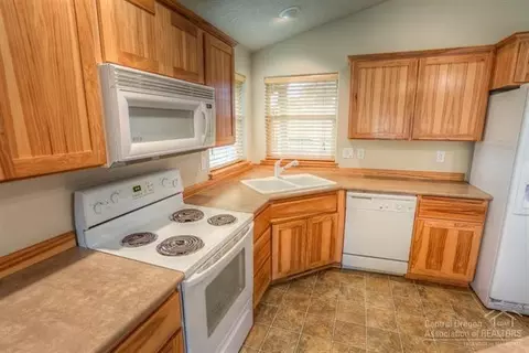20545 Peak Ave, Bend, OR 97702 photo 12