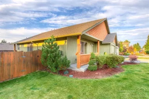 20545 Peak Ave, Bend, OR 97702 photo 2