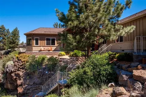 63085 Casey Pl, Bend, OR 97701 photo 3