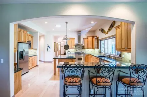 63085 Casey Pl, Bend, OR 97701 photo 8