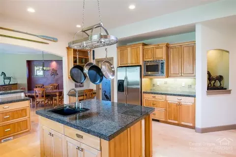 63085 Casey Pl, Bend, OR 97701 photo 11