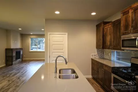 61520 Alstrup Rd, Bend, OR 97702 photo 7