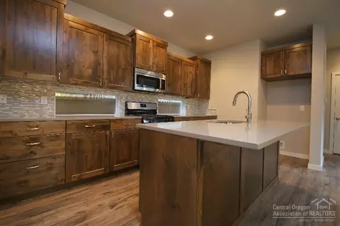 61520 Alstrup Rd, Bend, OR 97702 photo 5