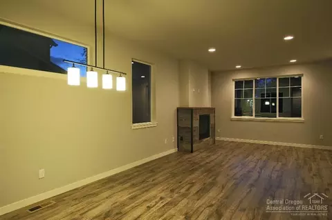 61520 Alstrup Rd, Bend, OR 97702 photo 4