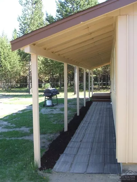 16492 Sprague Loop, La Pine, OR 97739 photo 12