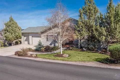 646 Nutcracker Dr, Redmond, OR 97756 photo 1