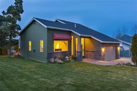 2260 NEdgewater Dr, Bend, OR 97701 photo 3
