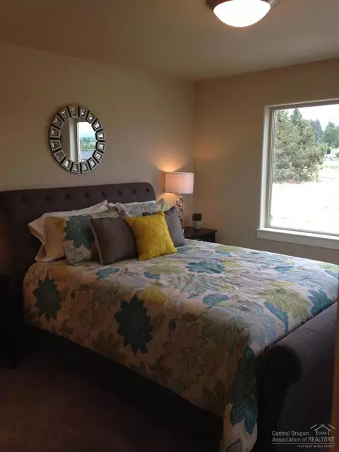 660 NE Vail Ln, Bend, OR 97701 photo 10