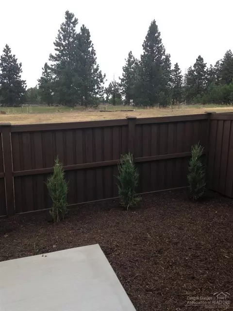 660 NE Vail Ln, Bend, OR 97701 photo 9
