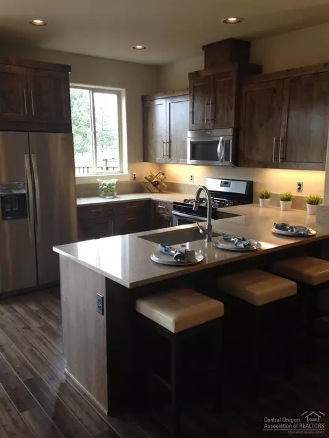 660 NE Vail Ln, Bend, OR 97701 photo 11