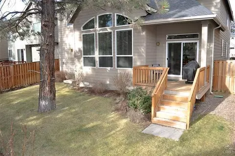 19765 SW Baneberry Ave, Bend, OR 97702 photo 2