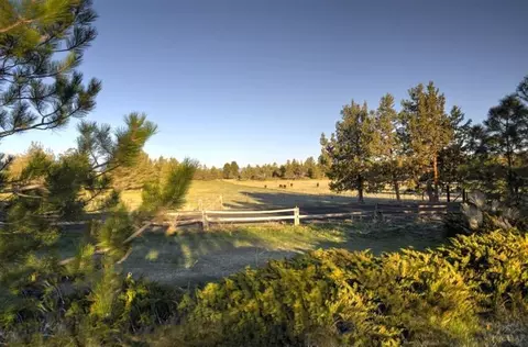 62050 Bennett Rd, Bend, OR 97701 photo 4