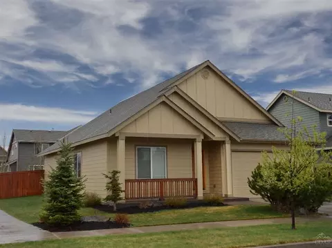 21241 Starlight Dr, Bend, OR 97702 photo 1
