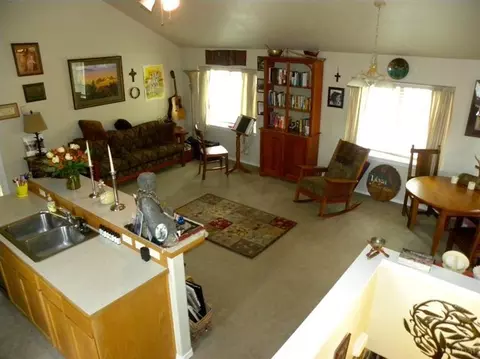 1061 E Cascade Ave, Sisters, OR 97759 photo 7