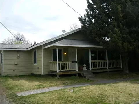 126 NW Chamberlain St, Bend, OR 97701 photo 2