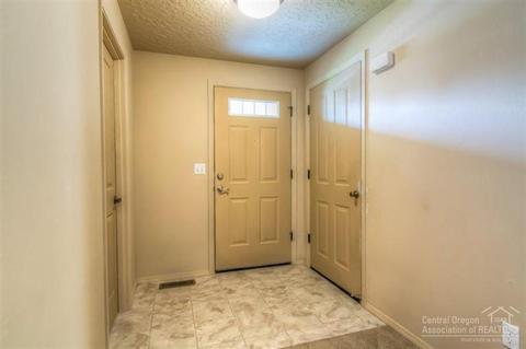 16461 Heath Dr, La Pine, OR 97739 photo 2
