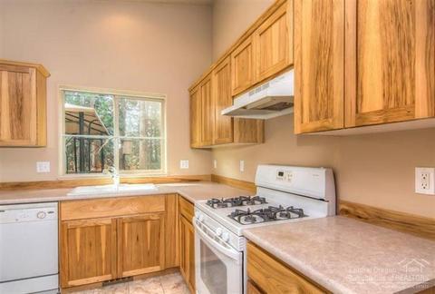 16461 Heath Dr, La Pine, OR 97739 photo 4