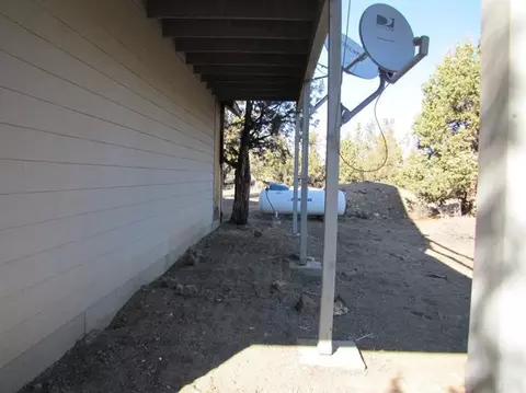 23285 Bear Creek Rd, Bend, OR 97701 photo 3