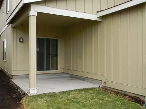 21191 SE Philly Ave, Bend, OR 97702 photo 2