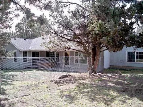 19920 Juniper Ln, Bend, OR 97701 photo 3