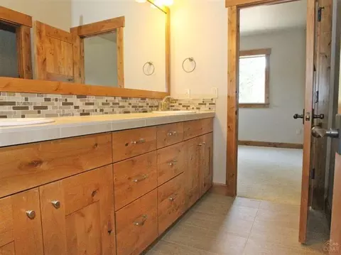 60480 Snap Shot Loop, Bend, OR 97702 photo 11