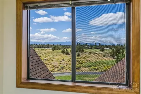 64130 Pioneer Loop, Bend, OR 97701 photo 18