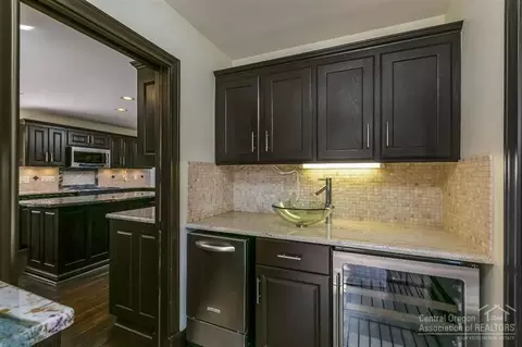 64130 Pioneer Loop, Bend, OR 97701 photo 9